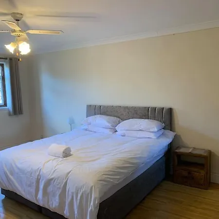 Super King Bed Suite, Executive Office, Fast Wifi, Free Parking St Ives  Exterior photo