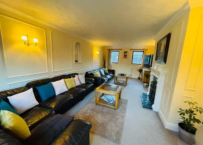 Super King Bed Suite, Executive Office, Fast Wifi, Free Parking