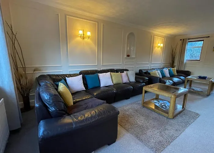 Super King Bed Suite, Executive Office, Fast Wifi, Free Parking