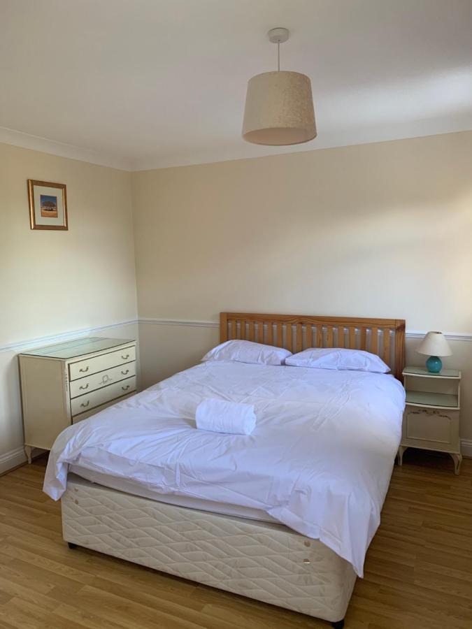 Super King Bed Suite, Executive Office, Fast Wifi, Free Parking Holiday home St Ives (Cambridgeshire)