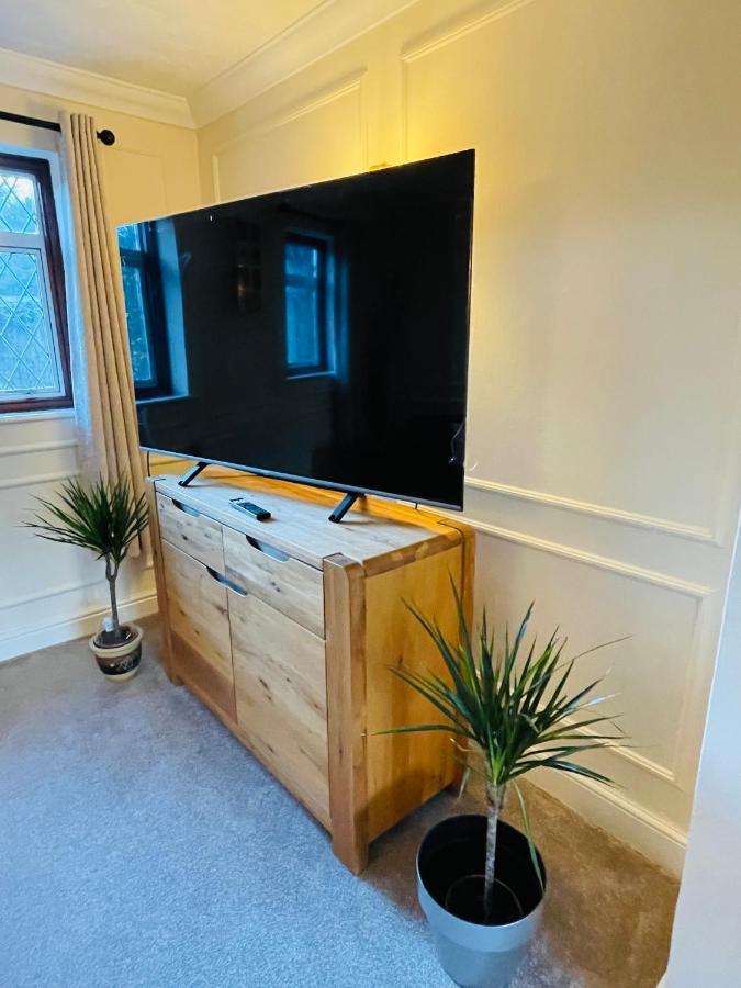 Super King Bed Suite, Executive Office, Fast Wifi, Free Parking * St Ives (Cambridgeshire)